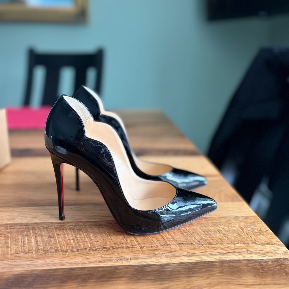 Christian Louboutin Black Hot Chick 100
